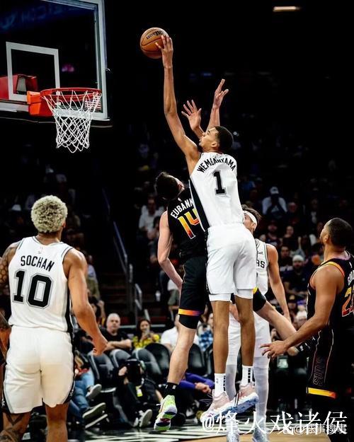 KD强势回归砍30+8太阳终结连败 文班关键绝杀助马刺击败开拓者 KD强势回归砍30+8太阳终结连败 文班关键绝杀助马刺击败开拓者